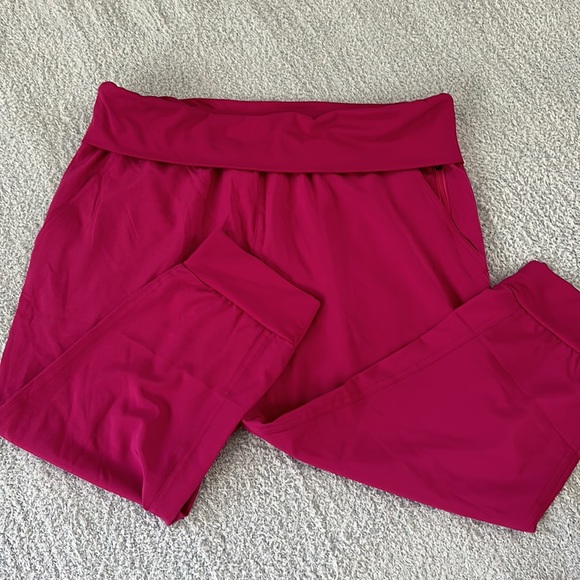 Fabletics Labaree capri jogger size L NWT - Picture 7 of 7